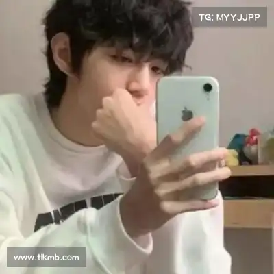 劳麟非